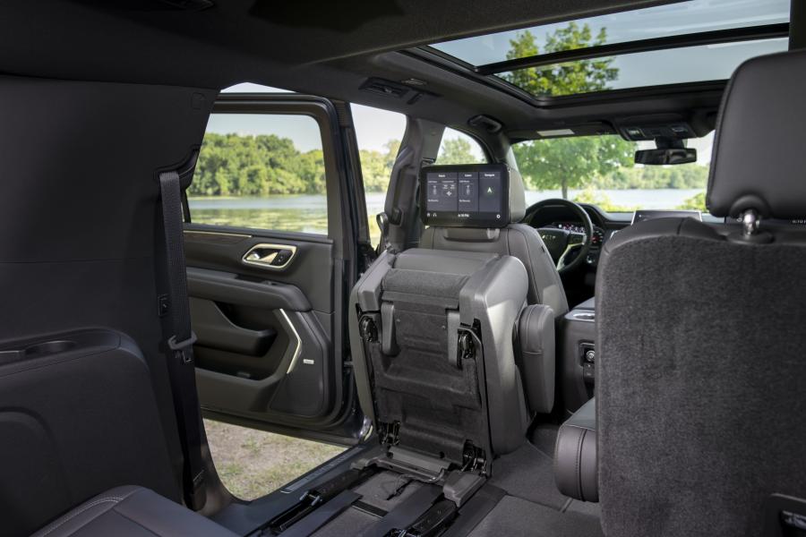 Интерьер Chevrolet Suburban Z71 2020 года  (фото 24 из 33)